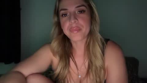 emilelovesyou online show from July 17, 3:46 am