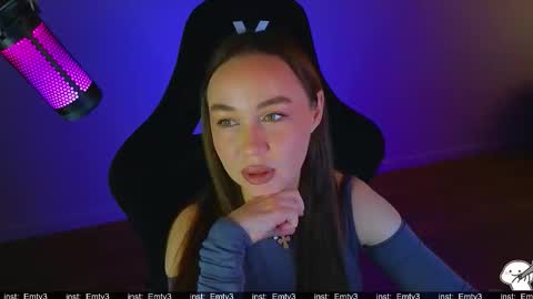 Emili online show from March 28, 9:42 am