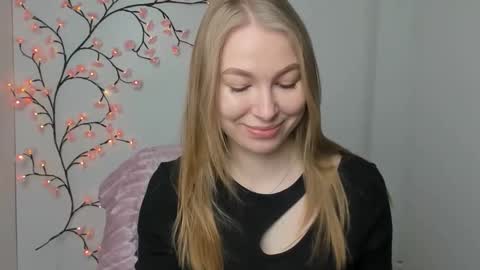 Emilia online show from December 22, 6:10 am