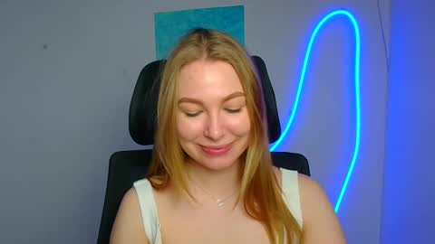 Emilia online show from April 4, 5:49 am