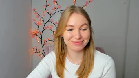 Emilia online show from April 13, 5:46 am