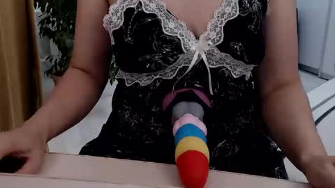 Snapshot of emilia_loki chatting on November 2, 1:24 pm Emilia loki online show from November 2, 1:24 pm