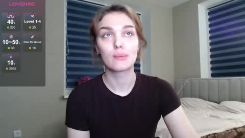 Emi online show from October 25, 8:47 pm