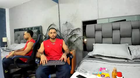 Snapshot of emilio_brandon chatting on September 20, 10:49 am Emilio online show from September 20, 10:49 am