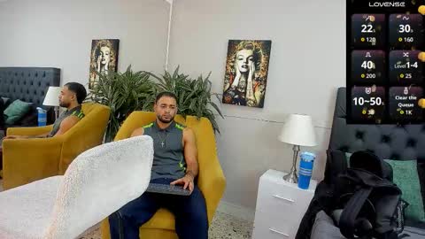 Snapshot of emilio_brandon chatting on October 21, 10:27 am Emilio online show from October 21, 10:27 am