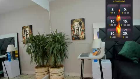 Snapshot of emilio_brandon chatting on November 7, 11:21 am Emilio online show from November 7, 11:21 am