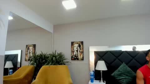 Snapshot of emilio_brandon chatting on November 9, 10:24 am Emilio online show from November 9, 10:24 am