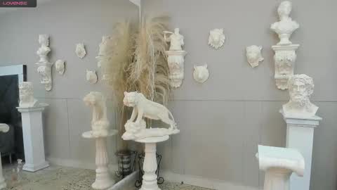 Snapshot of emilio_brandon chatting on November 15, 10:12 am Emilio online show from November 15, 10:12 am