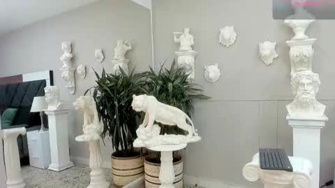 Snapshot of emilio_brandon chatting on November 16, 11:05 am Emilio online show from November 16, 11:05 am