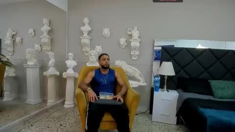 Snapshot of emilio_brandon chatting on November 26, 10:05 am Emilio online show from November 26, 10:05 am