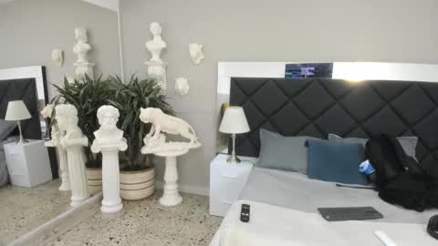 Snapshot of emilio_brandon chatting on December 1, 9:47 am Emilio online show from December 1, 9:47 am