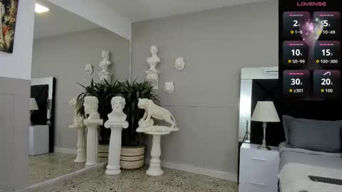 Snapshot of emilio_brandon chatting on December 2, 9:58 am Emilio online show from December 2, 9:58 am