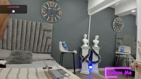 Snapshot of emilio_brandon chatting on December 15, 11:36 am Emilio online show from December 15, 11:36 am