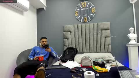 Snapshot of emilio_brandon chatting on January 6, 11:03 am Emilio online show from January 6, 11:03 am