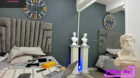 Snapshot of emilio_brandon chatting on January 10, 11:34 am Emilio online show from January 10, 11:34 am