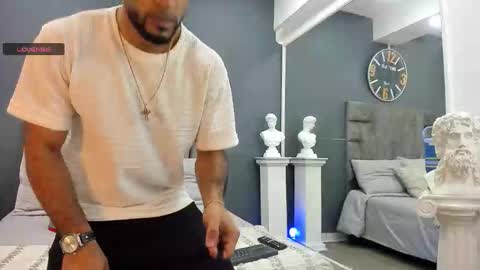 Snapshot of emilio_brandon chatting on January 13, 10:53 am Emilio online show from January 13, 10:53 am