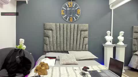 Snapshot of emilio_brandon chatting on January 14, 10:32 am Emilio online show from January 14, 10:32 am