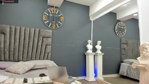 Snapshot of emilio_brandon chatting on January 18, 10:30 am Emilio online show from January 18, 10:30 am