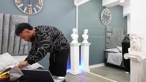 Snapshot of emilio_brandon chatting on February 3, 11:26 am Emilio online show from February 3, 11:26 am