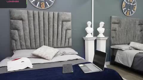 Snapshot of emilio_brandon chatting on February 5, 11:15 am Emilio online show from February 5, 11:15 am