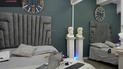 Snapshot of emilio_brandon chatting on February 10, 11:36 am Emilio online show from February 10, 11:36 am