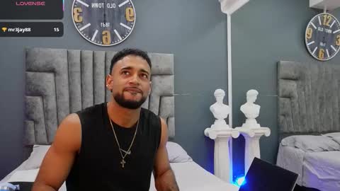 Snapshot of emilio_brandon chatting on February 12, 11:27 am Emilio online show from February 12, 11:27 am