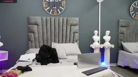 Snapshot of emilio_brandon chatting on February 13, 11:28 am Emilio online show from February 13, 11:28 am