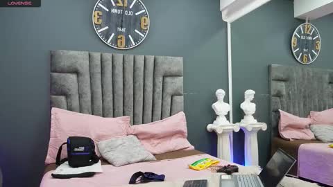 Snapshot of emilio_brandon chatting on February 19, 10:44 am Emilio online show from February 19, 10:44 am