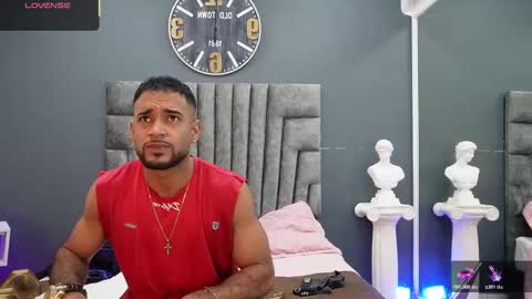 Snapshot of emilio_brandon chatting on February 26, 10:47 am Emilio online show from February 26, 10:47 am