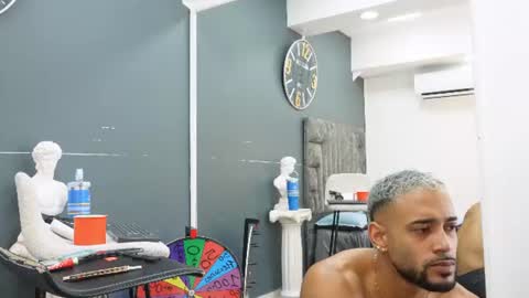 Snapshot of emilio_brandon chatting on June 19, 11:03 am Emilio online show from June 19, 11:03 am
