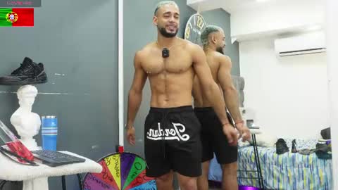 Snapshot of emilio_brandon chatting on June 27, 12:22 pm Emilio online show from June 27, 12:22 pm