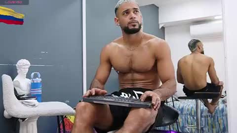 Snapshot of emilio_brandon chatting on July 5, 10:55 am Emilio online show from July 5, 10:55 am