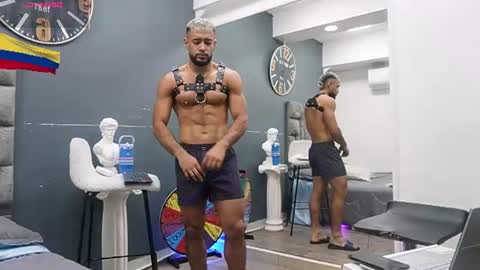 Snapshot of emilio_brandon chatting on July 12, 11:01 am Emilio online show from July 12, 11:01 am