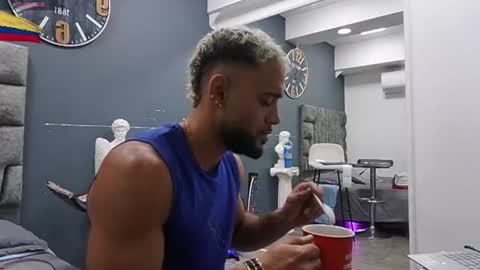 Snapshot of emilio_brandon chatting on July 17, 10:55 am Emilio online show from July 17, 10:55 am