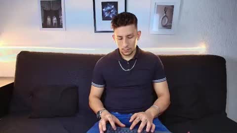 Snapshot of emiliocum_24 chatting on June 17, 3:02 pm EMILIOCUM online show from June 17, 3:02 pm