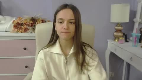 Emilly online show from February 9, 7:34 am