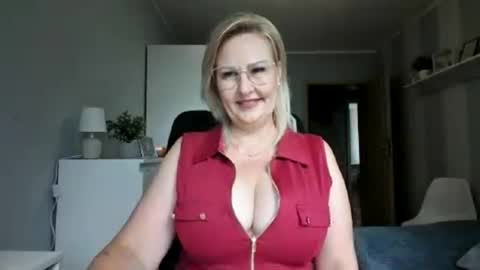 EmillyLove online show from July 4, 8:53 am