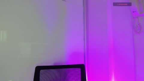 Emily online show from May 18, 11:49 am