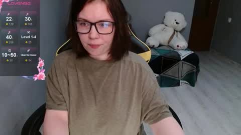 Emily 3 online show from November 7, 4:51 pm