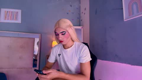 emily_castillo1_ online show from July 1, 4:58 am
