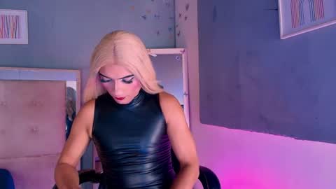 emily_castillo1_ online show from July 2, 5:57 am