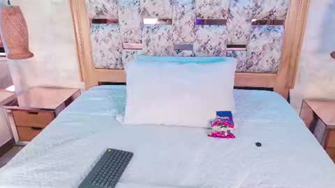 Snapshot of emily_dempsey chatting on June 15, 7:16 pm emily_dempsey online show from June 15, 7:16 pm
