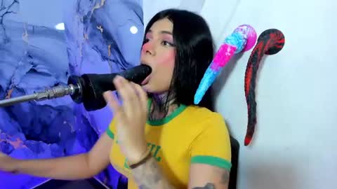 emily_evol online show from July 1, 11:56 am