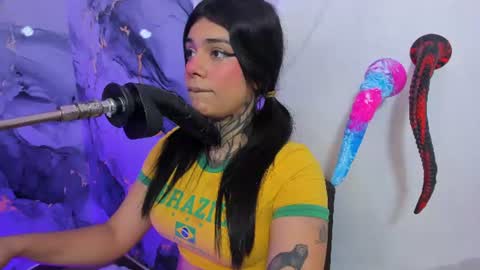 emily_evol online show from July 17, 12:01 pm