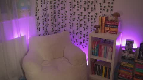 Em -  online show from December 10, 9:00 pm