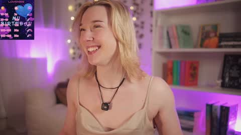 Em -  online show from January 7, 11:45 pm