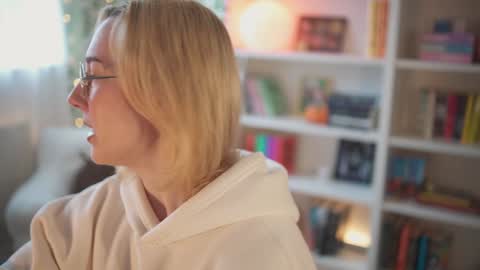 Em -  online show from January 23, 1:24 pm