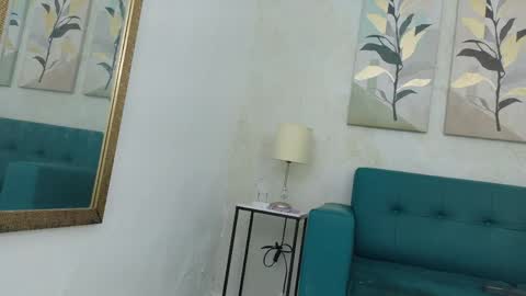 emily_gaviria1 online show from April 19, 12:26 pm