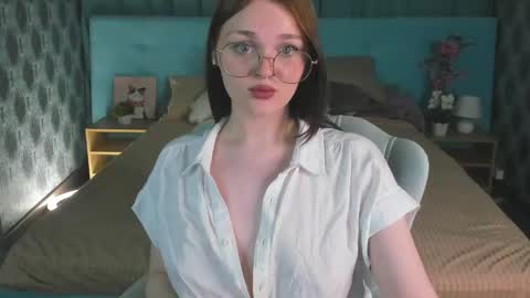 Emily online show from May 18, 12:51 am