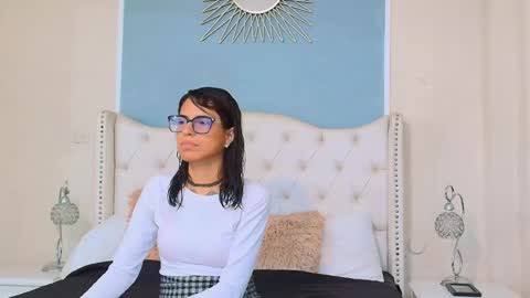 Emily online show from November 21, 7:12 pm